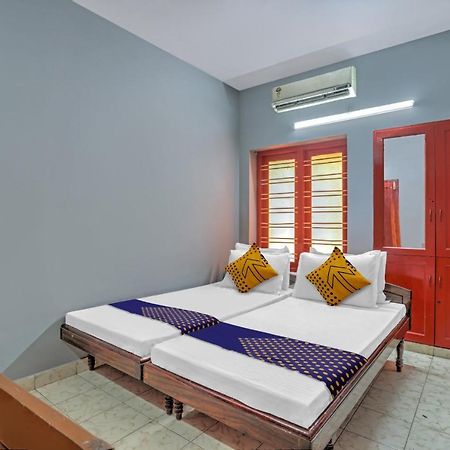 Spot On Kkp Tourist Home Thiruvananthapuram Exterior foto